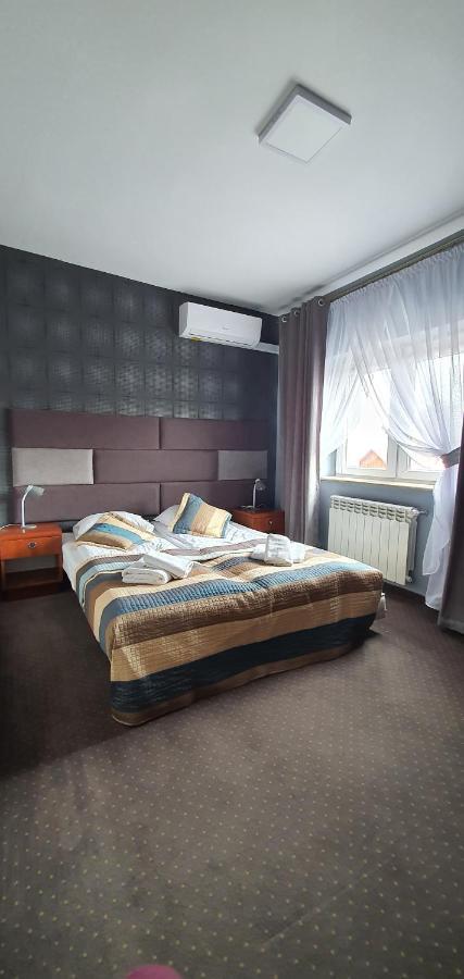 Hotel Bursztynowy Jozefow na Wisla المظهر الخارجي الصورة