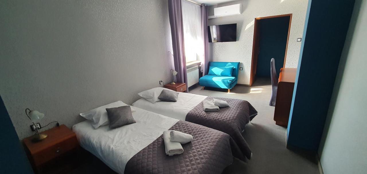 Hotel Bursztynowy Jozefow na Wisla المظهر الخارجي الصورة